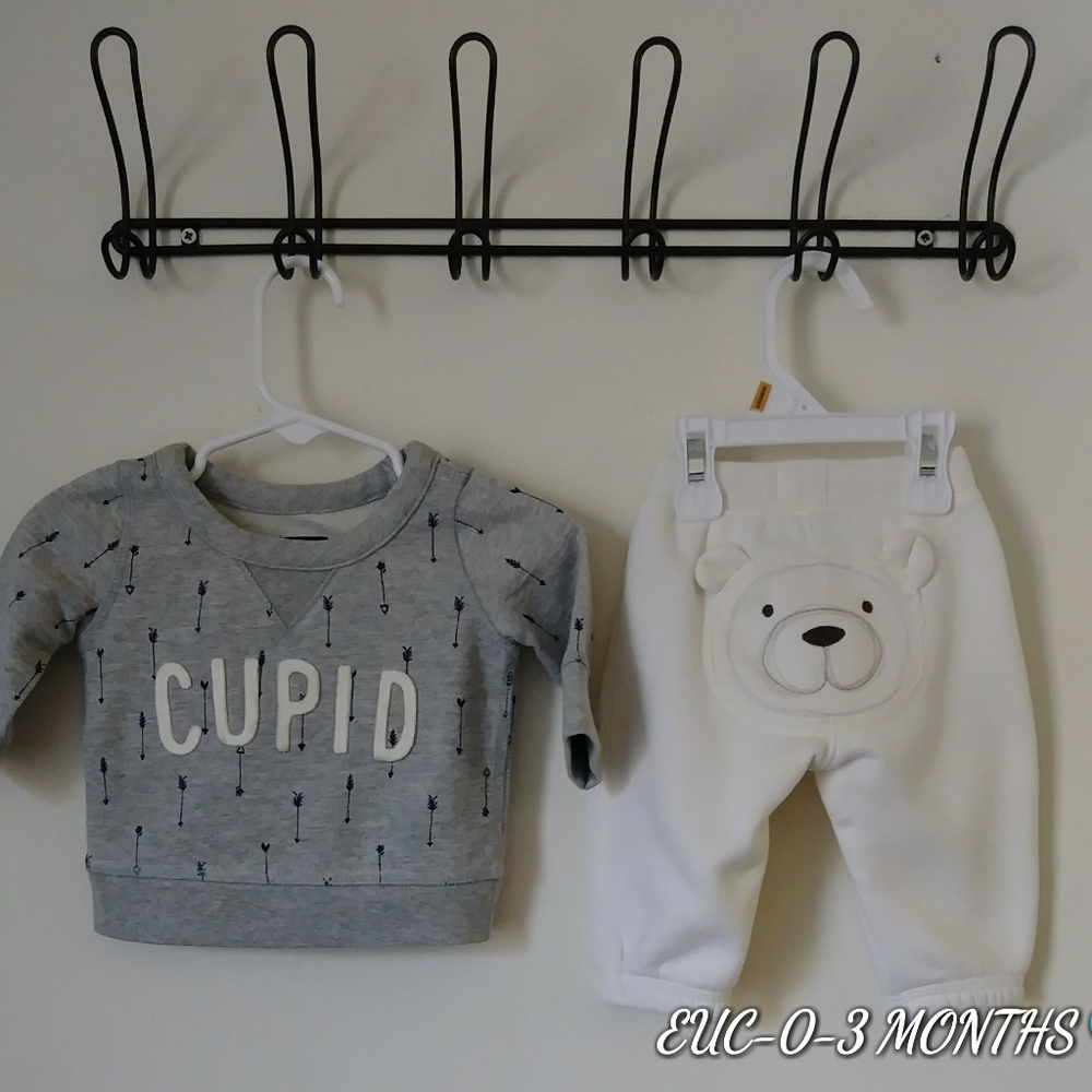 BabyGap 2 piece set! EUC - Picture 1 of 4